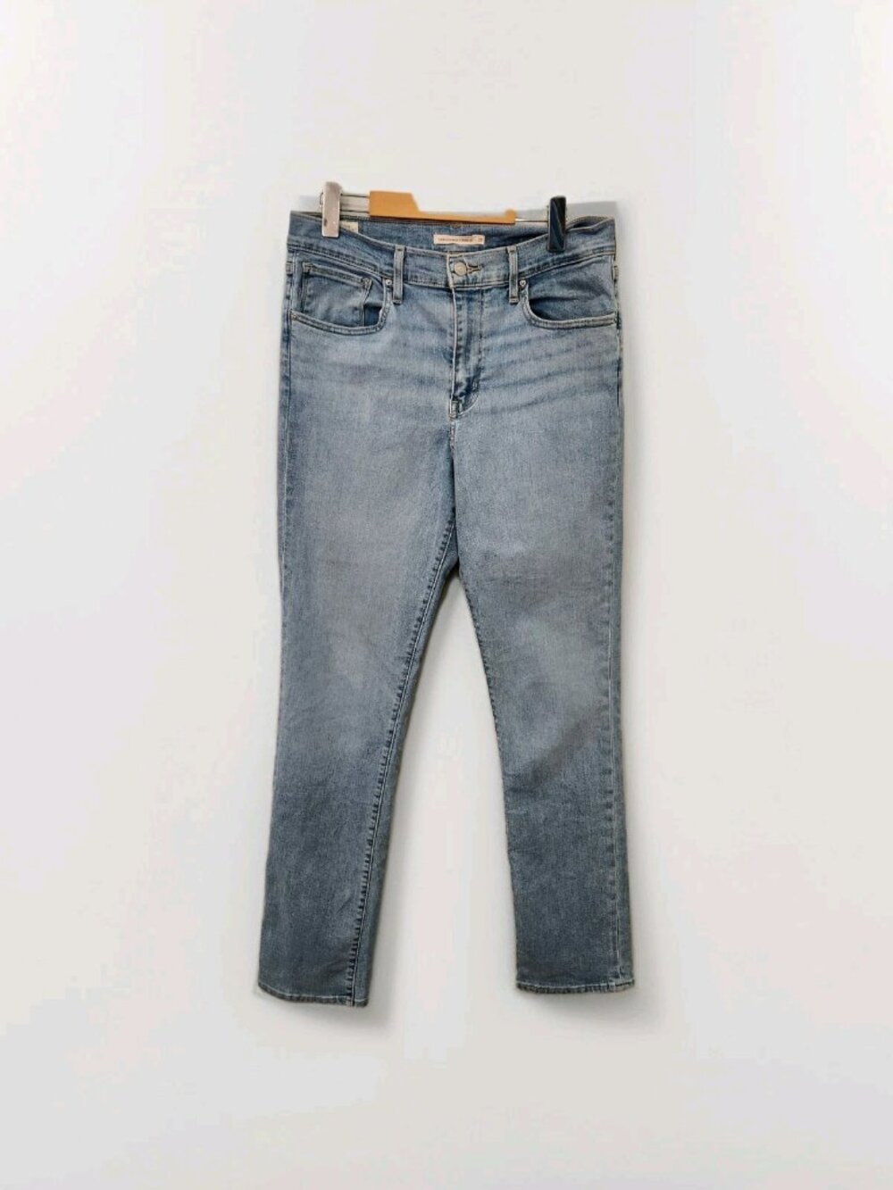 Levis Jeans Womens 31 blue Denim 724 High Rise Straight BIG E Premium Size 31x32